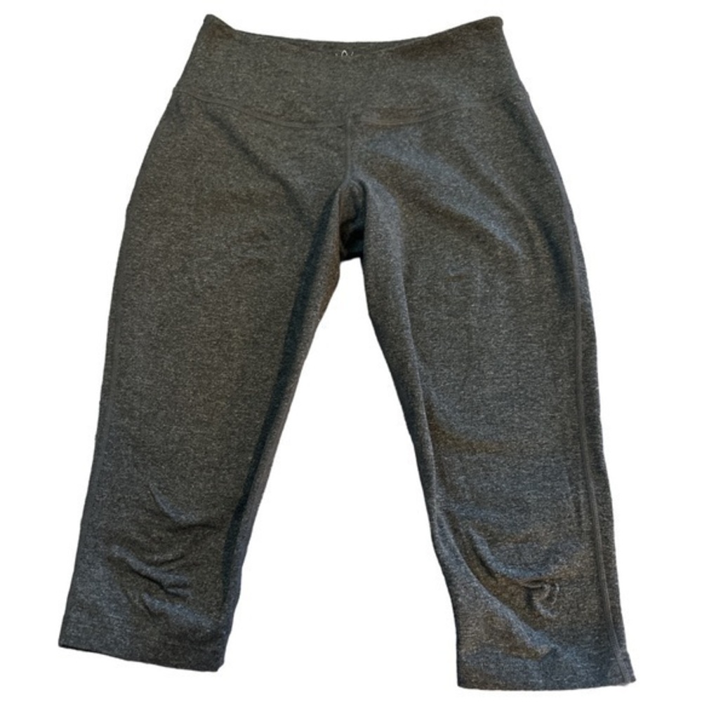 Beyond Yoga Grey Cropped Knee Length Leggings Size Small GUC #6047
